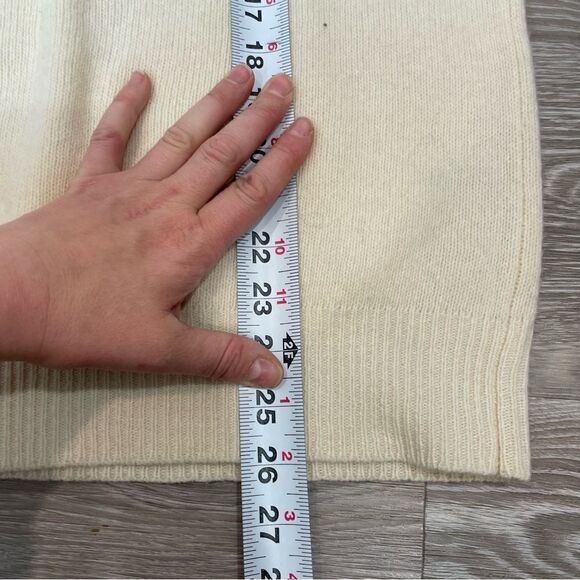 TAMRA Wool Angora White Cream Vintage Sweater Embroidery Golden Tone Beads 1960s - Picture 8 of 11